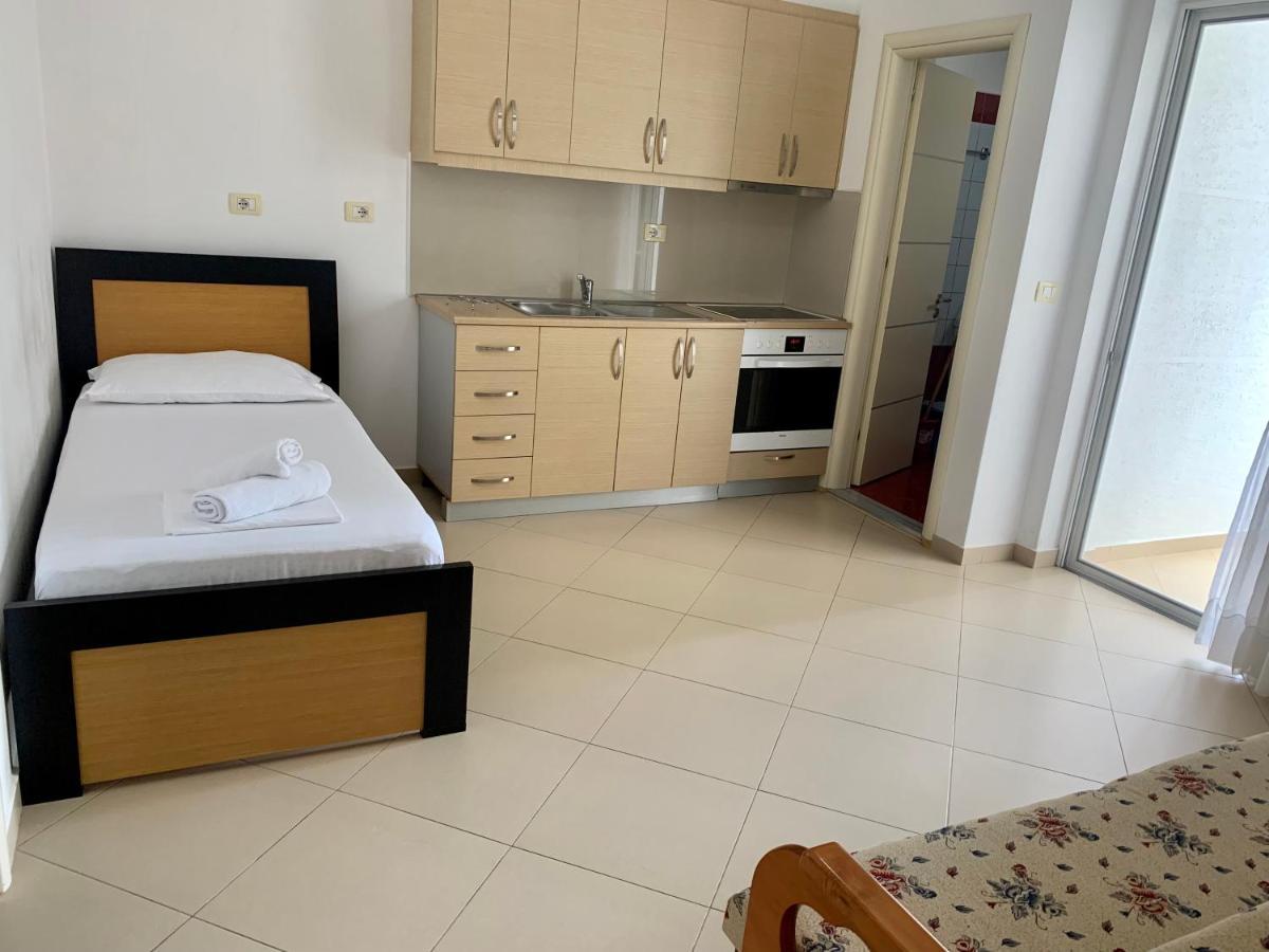 Duka Apts Sarande Exterior photo