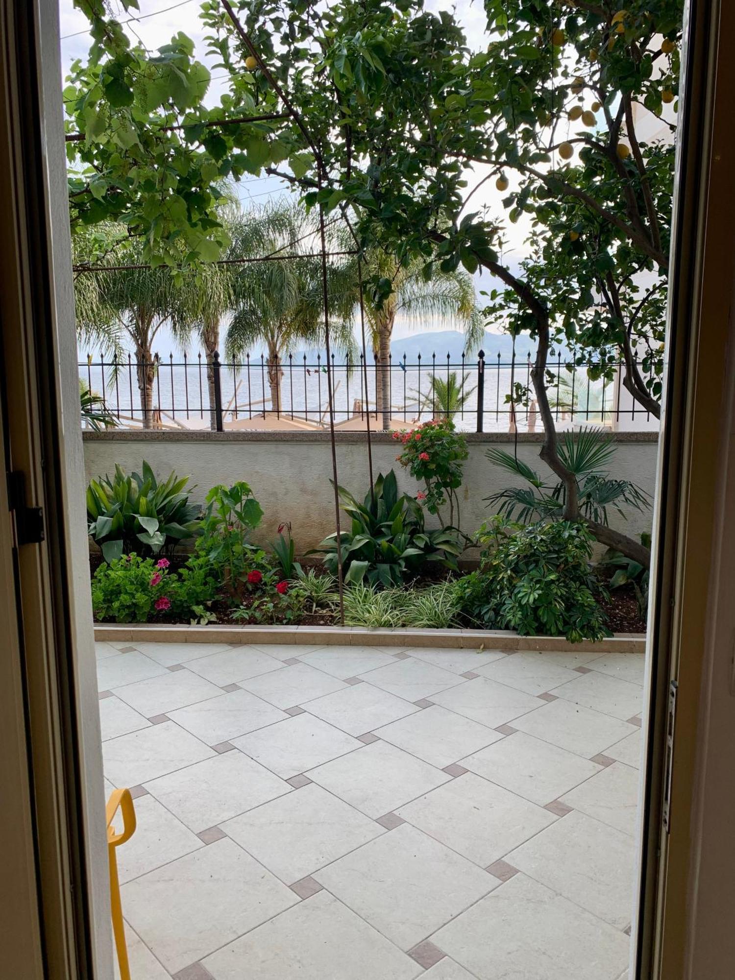 Duka Apts Sarande Exterior photo